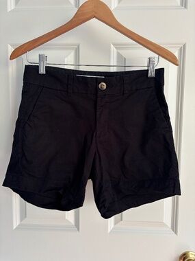 Old Navy mid-rise everyday black short